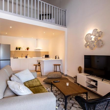 Stunning New Apartment With View Of Orient Bay Quarter of Orleans Extérieur photo