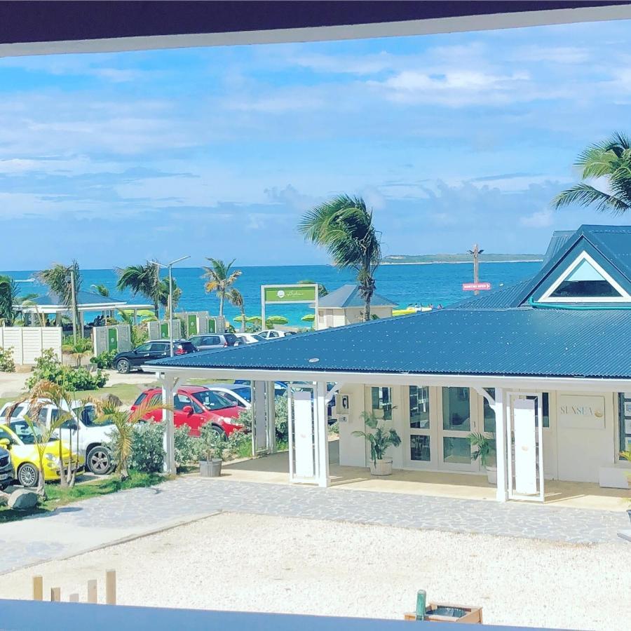 Stunning New Apartment With View Of Orient Bay Quarter of Orleans Extérieur photo