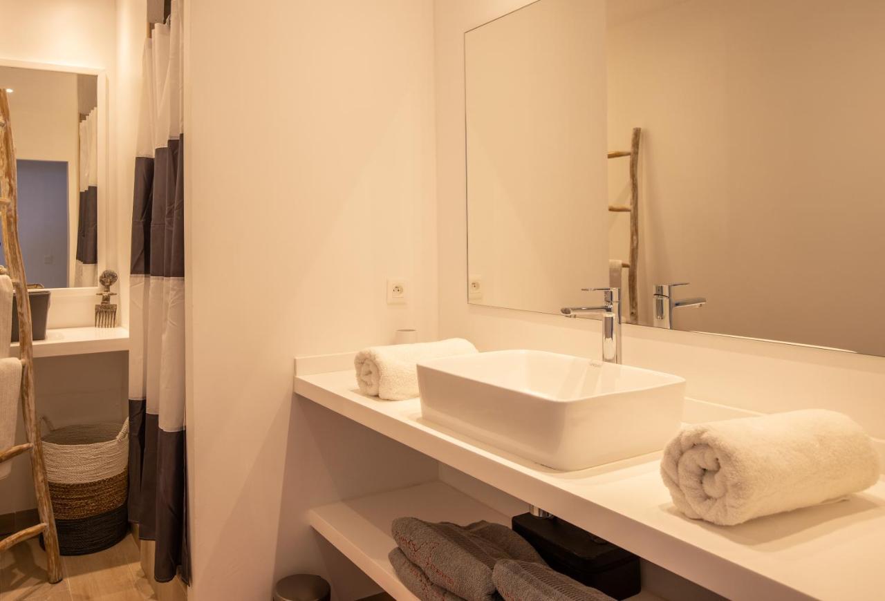 Stunning New Apartment With View Of Orient Bay Quarter of Orleans Extérieur photo