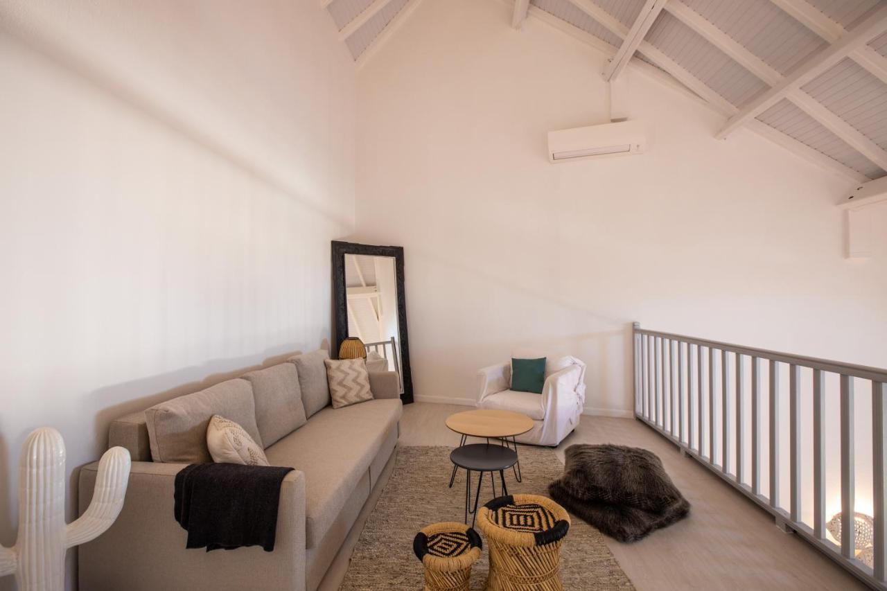 Stunning New Apartment With View Of Orient Bay Quarter of Orleans Extérieur photo
